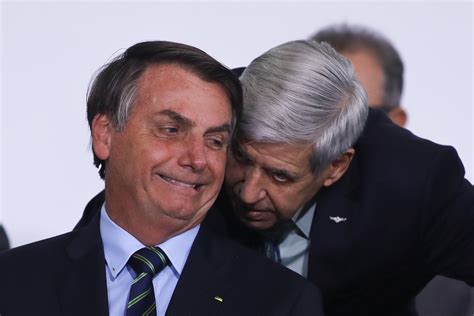 Heleno apreender celular de Bolsonaro pode ter consequências imprevisíveis