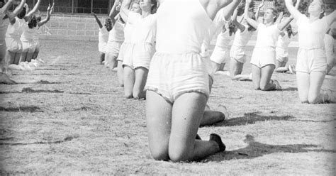 Skłony ukłony podskoki i skoki Stadion Olimpijski we Wrocławiu tuż