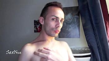 Fumando para ti amor en mi nueva habitación XVIDEOS