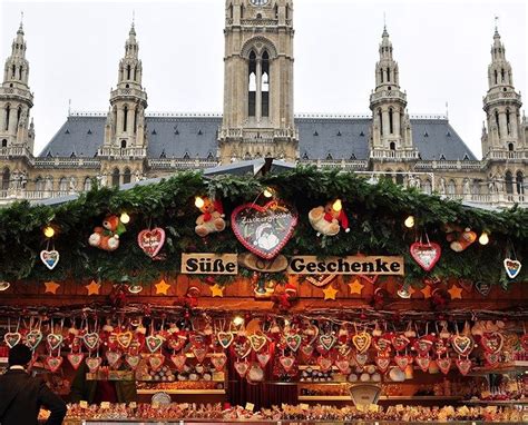 Christmas Markets on The Danube River Cruise - AmaWaterways | Christmas ...