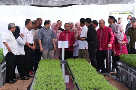 Melawat Tapak Projek Inisiatif Pendapatan Rakyat Inisiatif Usahawan