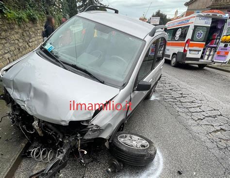 Genzano Incidente Stradale Su Via San Carlino Scontro Tra Auto