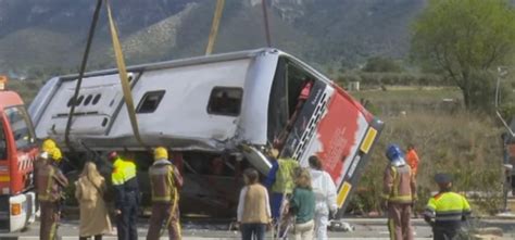 Catalogna Bus Erasmus Si Schianta Contro Auto Morti Sono