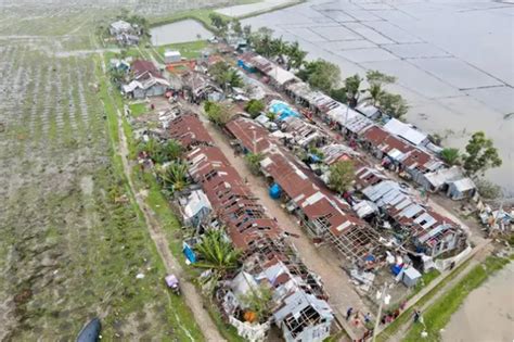 Deadly Bangladesh cyclone one of longest seen