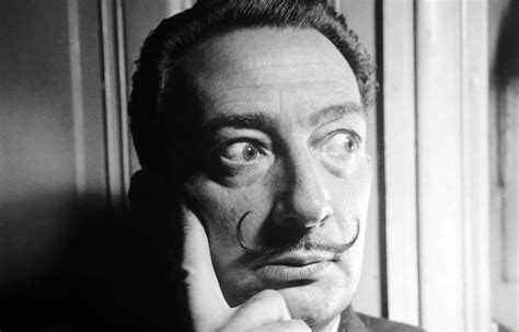 La Célèbre Moustache De Salvador Dalí Est Intacte Le Devoir