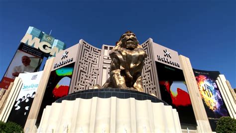 17 Mgm grand lion statue Stock Video Footage - 4K and HD Video Clips ...