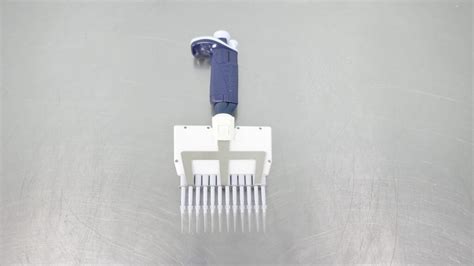 Gilson Pipetman P10 Multichannel Pipette - The Lab World Group