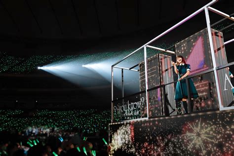 櫻坂46・菅井友香、7年間のアイドル人生に幕を閉じるツアー完遂！ 涙の東京ドーム公演のレポートが到着 The First Times