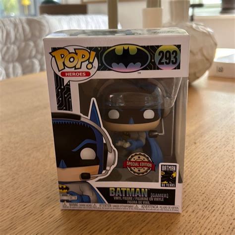 Se produkter som liknar Funko pop Batman Gamer specia på Tradera