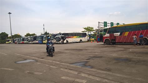 Terdampar di Terminal Bus Terpadu Sentra Timur Pulo Gebang - Djangkaru Bumi