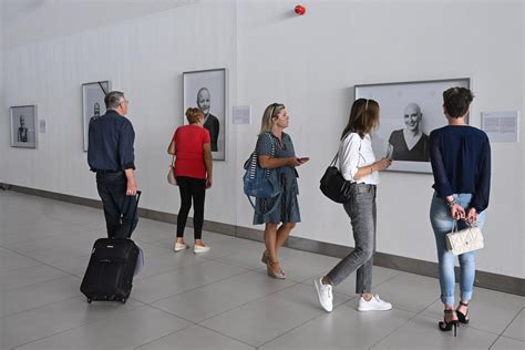 Živim Izložba Ja sam snaga portreti deset hrabrih žena oboljelih