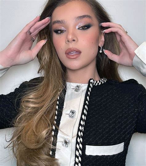 Hailee Steinfeld Nude Pics Porn Hot Scenes 2024 Scandal Planet