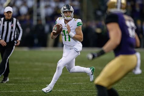 Former Oregon Qb Braxton Burmeister Transfers To Virginia Tech