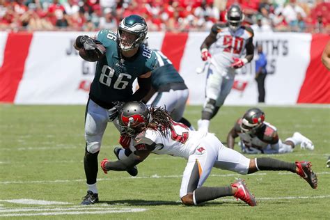 Buccaneers Vs Eagles Thursday Night Football Open Thread The Falcoholic