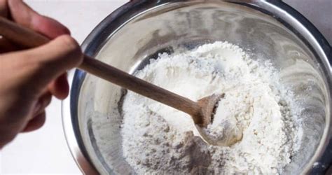 What Is Chapati Flour? (What It's Made Of, Substitutes + Taste)