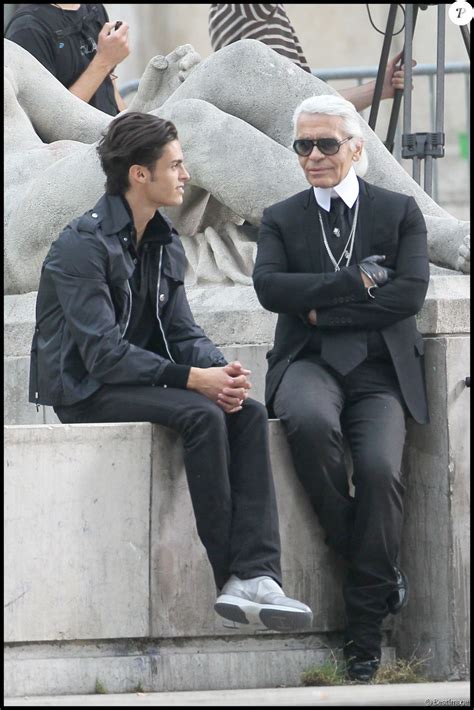 Baptiste Giabiconi et Karl Lagerfeld à Paris Septembre 2010 Purepeople