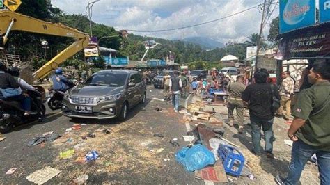 Sepi Pengunjung Jadi Alasan Pkl Di Kawasan Puncak Bogor Ogah