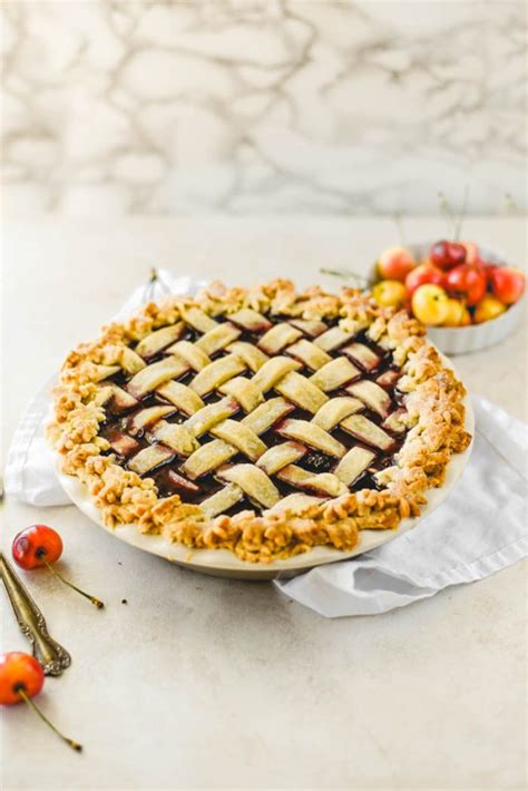 Sweet Rainier Cherry Pie (Vegan) – Sincerely Tori