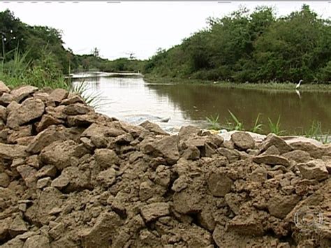 Dique Se Rompe E Alaga Casas Em Mag Rj G