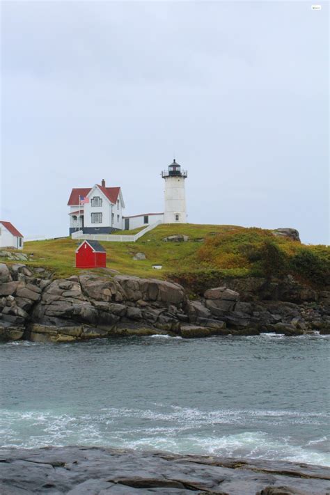 Cape Neddick Lighthouse (Nubble Lighthouse) // York, Maine | Caravan Sonnet