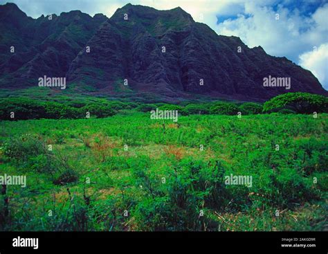 Waianae mountains hi-res stock photography and images - Alamy