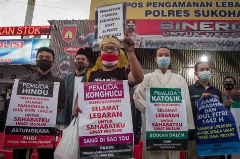 Foto Aksi Toleransi Antar Umat Beragama