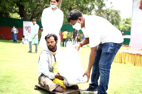 Free Photo New Delhi Indian Youth Congress Celebrated Rahul Gandhi S Birthday As Seva Day