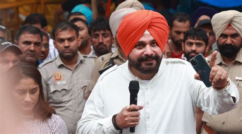 Amid Talks Of Alliance With AAP Sidhu Reminds Punjab Cong Decision