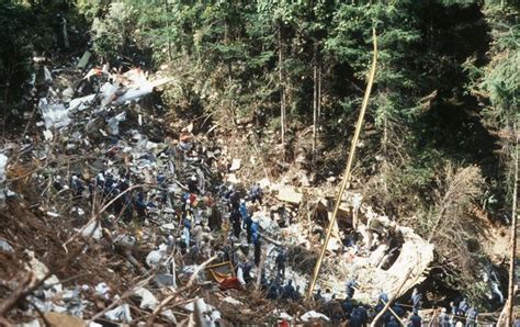 日航ジャンボ機墜落の日、何が起きたのか。航空史上最悪の事故を写真で振り返る【812から36年】 ハフポスト