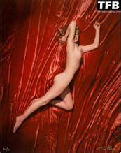 Marilyn Monroe Sexy Poses Naked Showcasing Her Nude Figure On Red