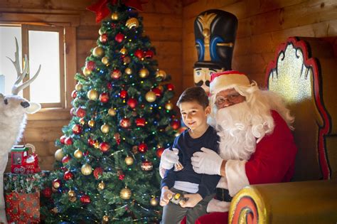 Casalnuovo Di Napoli Taglio Del Nastro Per Il SantaClaus Village