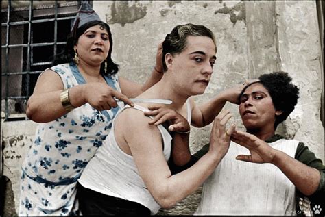 Three Spanish women, Alicante 1933. Colourised (1051 x 704) : r/HistoryPorn