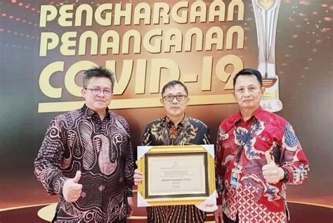 Unsrat Raih Ppkm Awards Sulut Expres