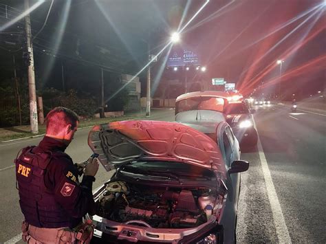 PRF recupera carro roubado placas falsas em Canoas Polícia