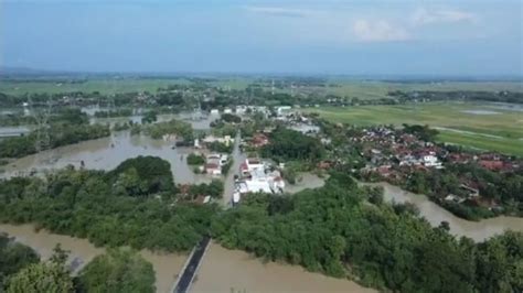 Penampakan Banjir Bandang Di Grobogan Jalanan Terputus Ribuan Rumah