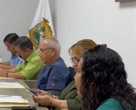 Renuncian Al Pan Regidores De Arteaga