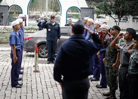 Eamsc Recebe Visita Do Comandante Do Distrito Naval Comando Do