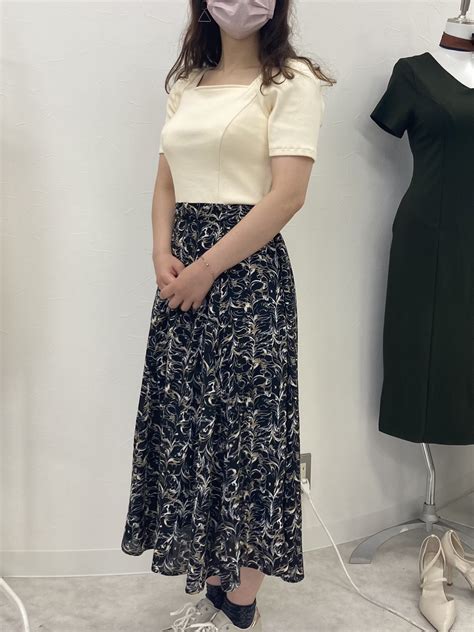 Overeレビュー｜胸が大きな女性のブランド On Twitter 👗プリントドッキングワンピース：バニラ×ブラック 📣推しコメント 服