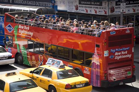 New York City tour guides fear loosing their jobs by recorded audio and