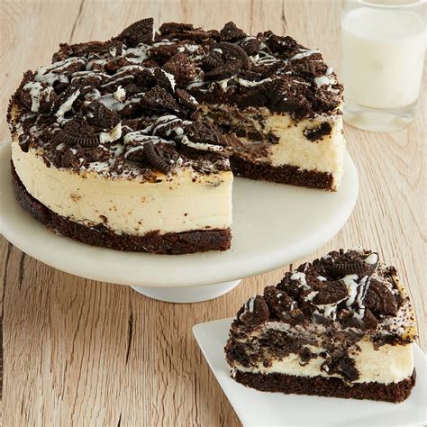 A Dreamy Cookies And Cream Cheesecake A Cheesecake Connoisseur Would Love To Receive One Mini