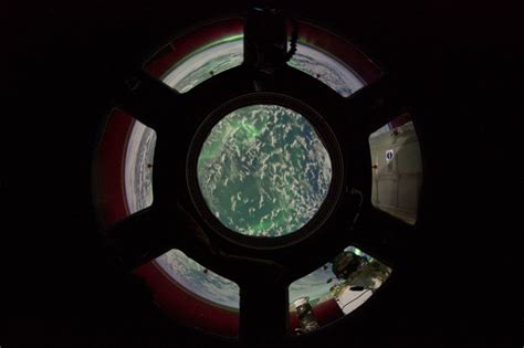 10 Awesome Images of the Space Station's Cupola - Universe Today