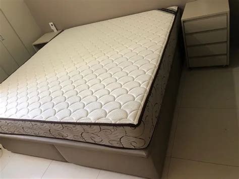 Vendo excelente cama Super king colchão super novo base baú