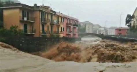 Maltempo In Liguria Vento E Pioggia A Sestri Levante Esondano Il