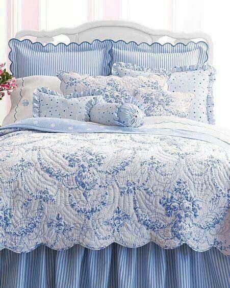 Pin By Debra Gildea On Quilts Blue And White Bedding Blue Bedroom