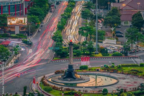 traffic at night in Tugu Muda Semarang Stock Photo | Adobe Stock