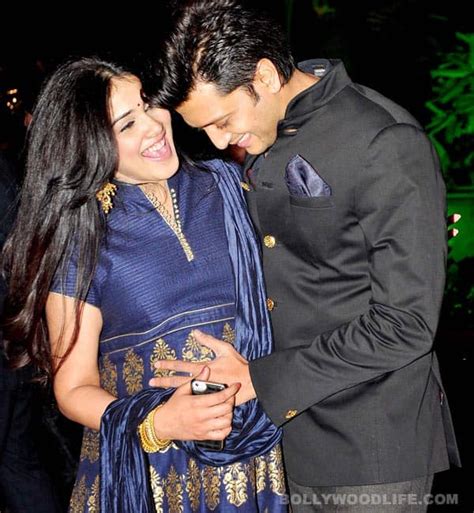 Riteish Deshmukh And Genelia Dsouza Are Being Adorable On Twitter And