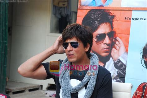 Shahrukh Khan At A Press Conference For His Next Film Billu Barber On