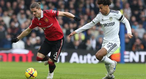 Luis Sinisterra No Fue De La Partida En La Derrota De Leeds Frente Al