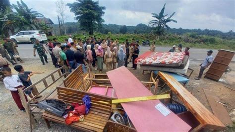 Cerita Emak Emak Bakar 11 Warung Remang Remang Diduga Sarang Prostitusi