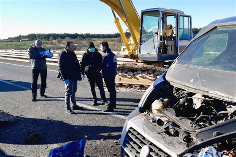 Rapina Da Film Al Portavalori Ruspe In Azione E Camion Bruciati